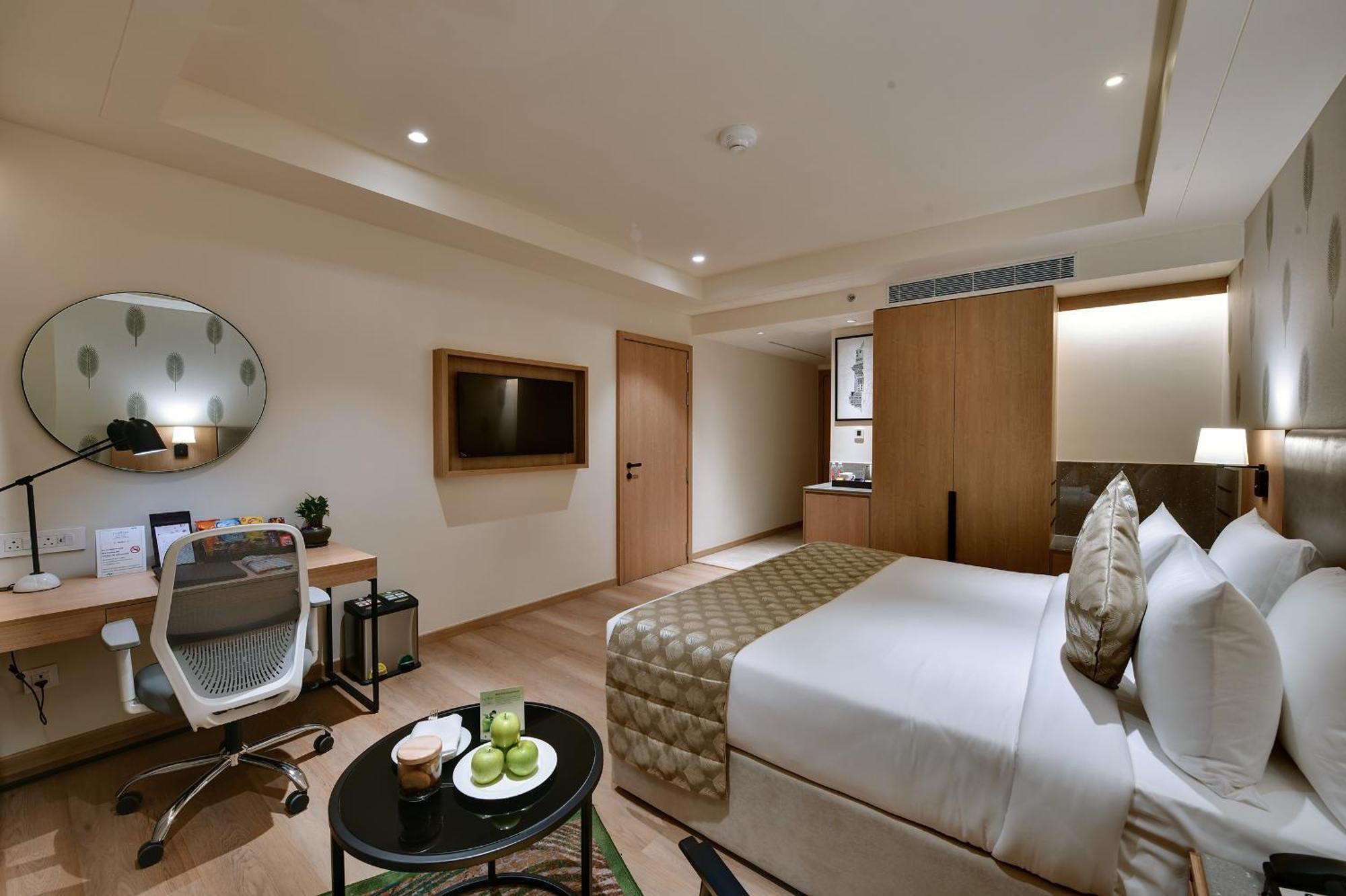 The Fern Residency, Gandhinagar Hotel Kültér fotó